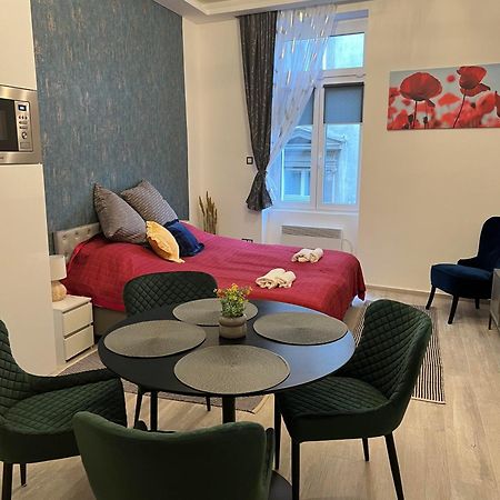 Center Apartman In The Famous Hajos Street Budapeşte Dış mekan fotoğraf