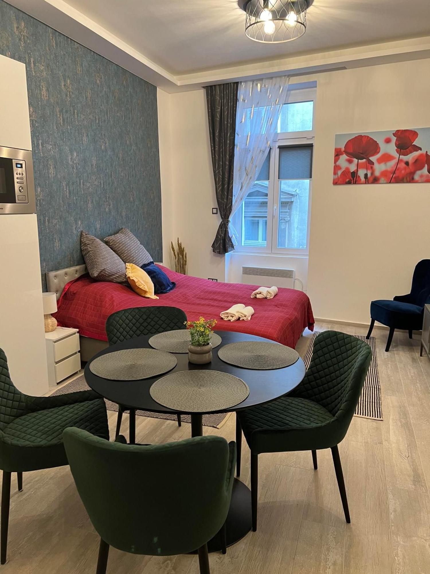 Center Apartman In The Famous Hajos Street Budapeşte Dış mekan fotoğraf